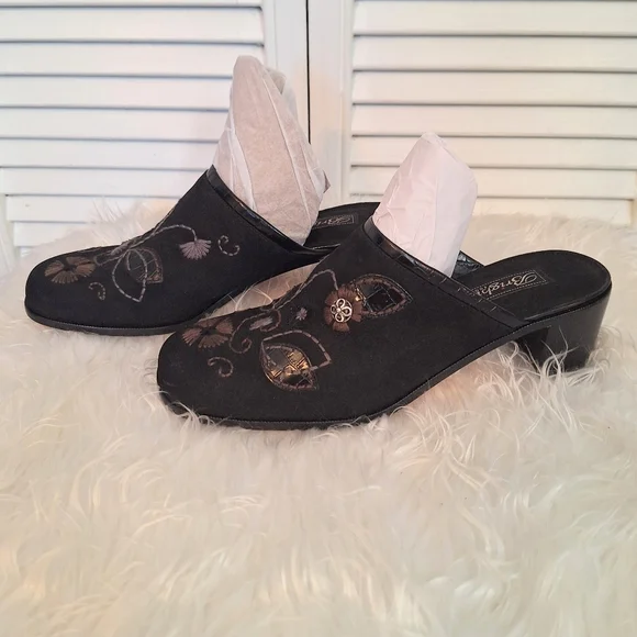 Brighton Fiona Floral Embroidered Clogs Sz 9M - Picture 4 of 6